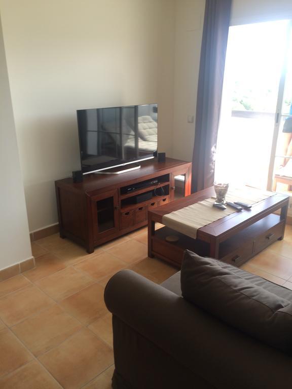 Appartement Las Terrazas De Alcaidesa Exteriör bild